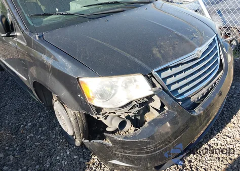 2010 Chrysler Town & Country Touring from USA, damaged, VIN 2A4RR5D14AR300428
